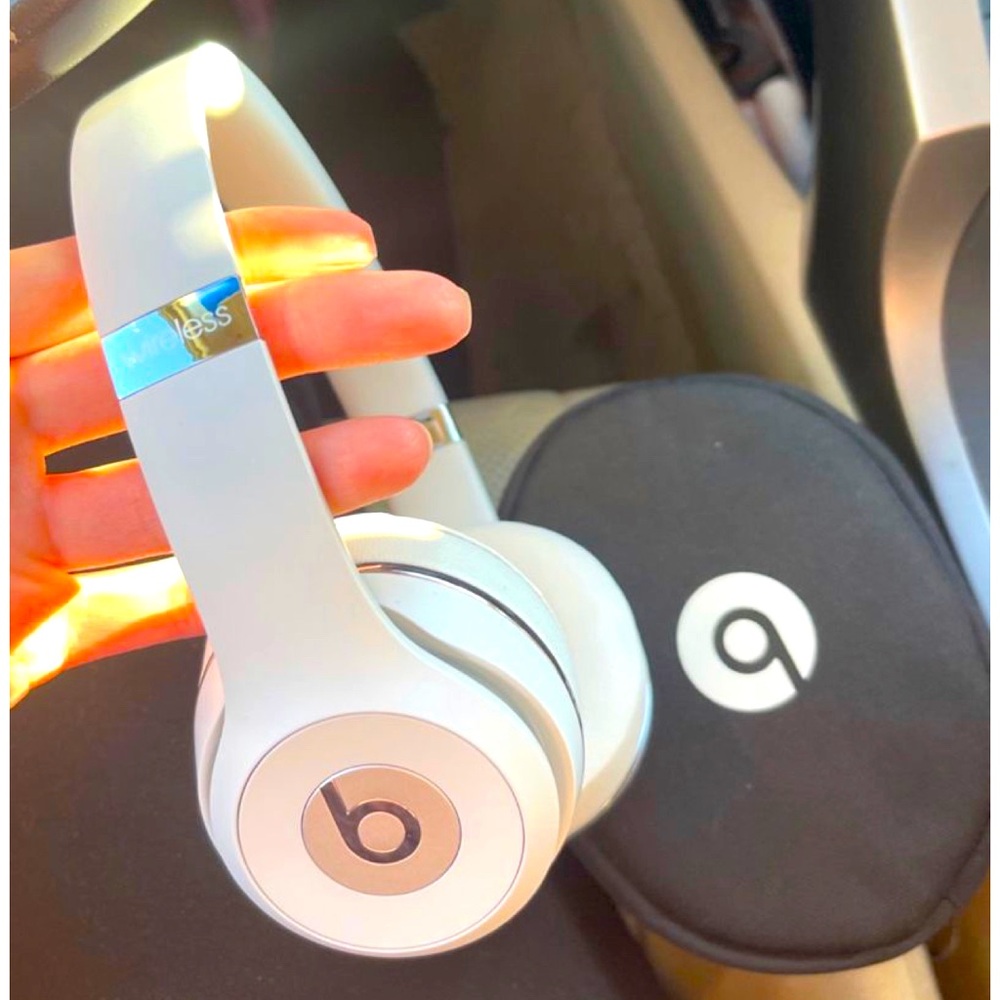 Great condition used Beats by Dre wireless headphones